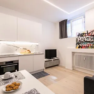 Luxury - A Due Passi Dal Centro Di Appartamento Milano